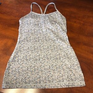 Lululemon power Y sports tank size 4